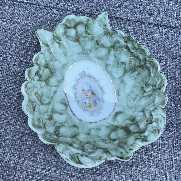 Pair of Antique Trinket Leaf Dishes French Rococo Courting Couple Louis Marie - Picture 3 of 11